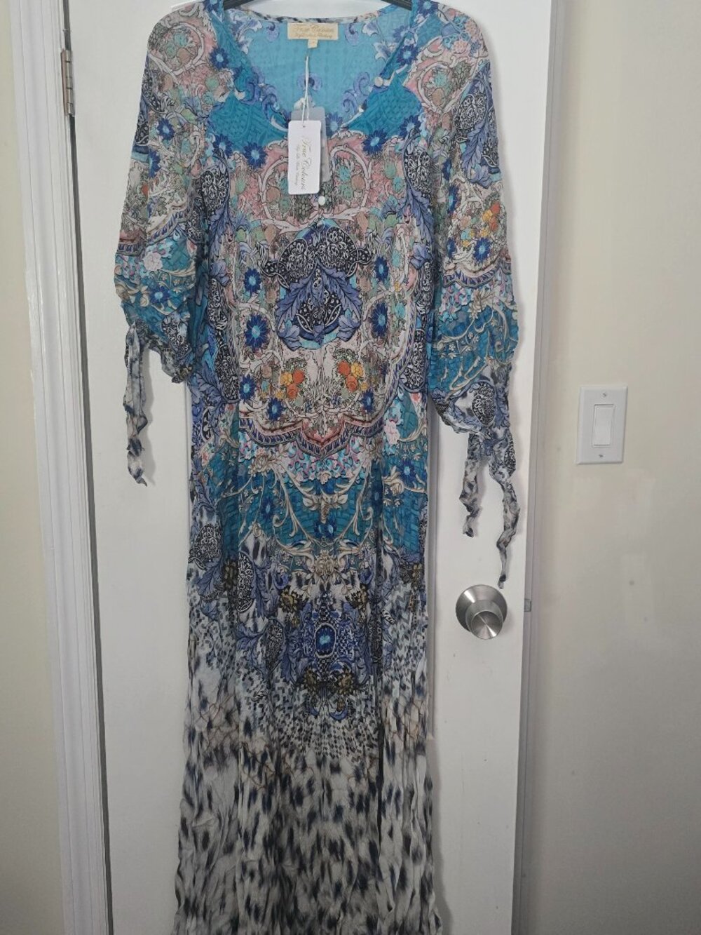 True Colors by La Moda Clothing V Neck Boho Maxi Dress L/XL 100% Viscose Silk